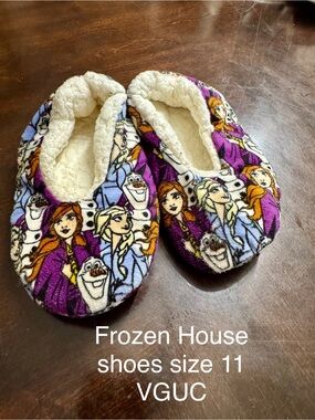 Girls Purple Frozen Character Sherpa-Lined Slip-On Slippers